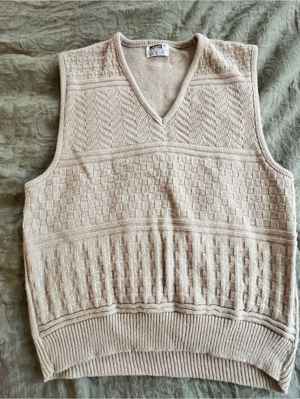 Montgomery Ward Beige Checkered Men’s Sweater Vest Size M Academia Preppy